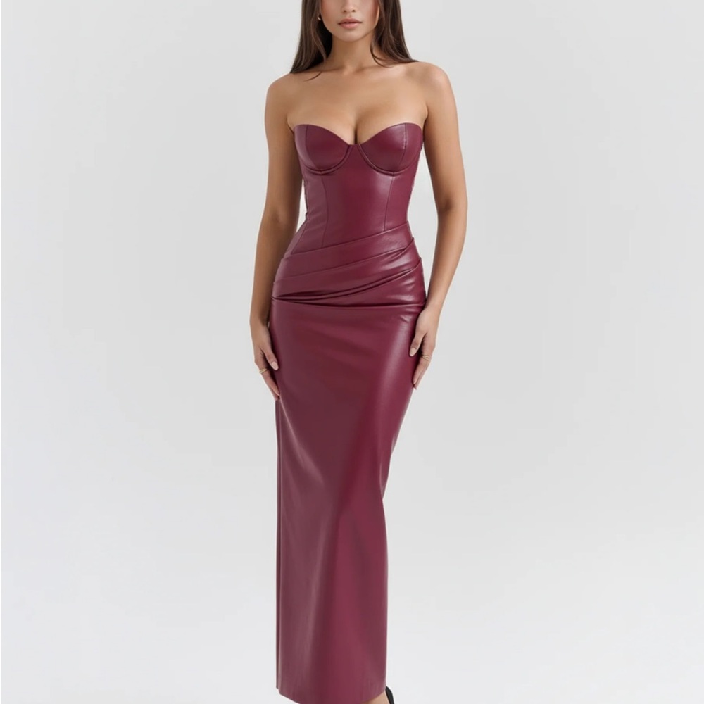 Chic Strapless Burgundy Dress